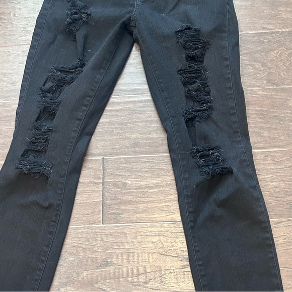 Guess Sexy Curve Distressed Skinny Black Jeans. 27 - Picture 2 of 7